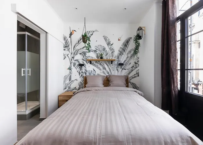 Iqs - Double Avec Salle De Bain Luxembourg