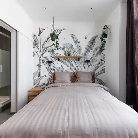Iqs - Double Avec Salle De Bain Luxembourg