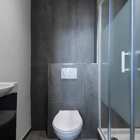 Iqs - Double Avec Salle De Bain