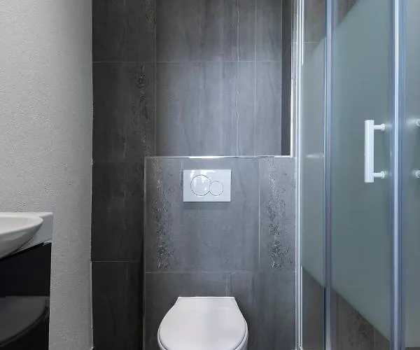 Iqs - Double Avec Salle De Bain